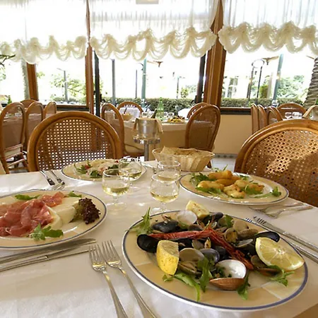 Eden Hotell 3*