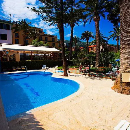 Отель Eden 3*