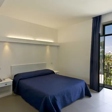 Eden Hotell 3*